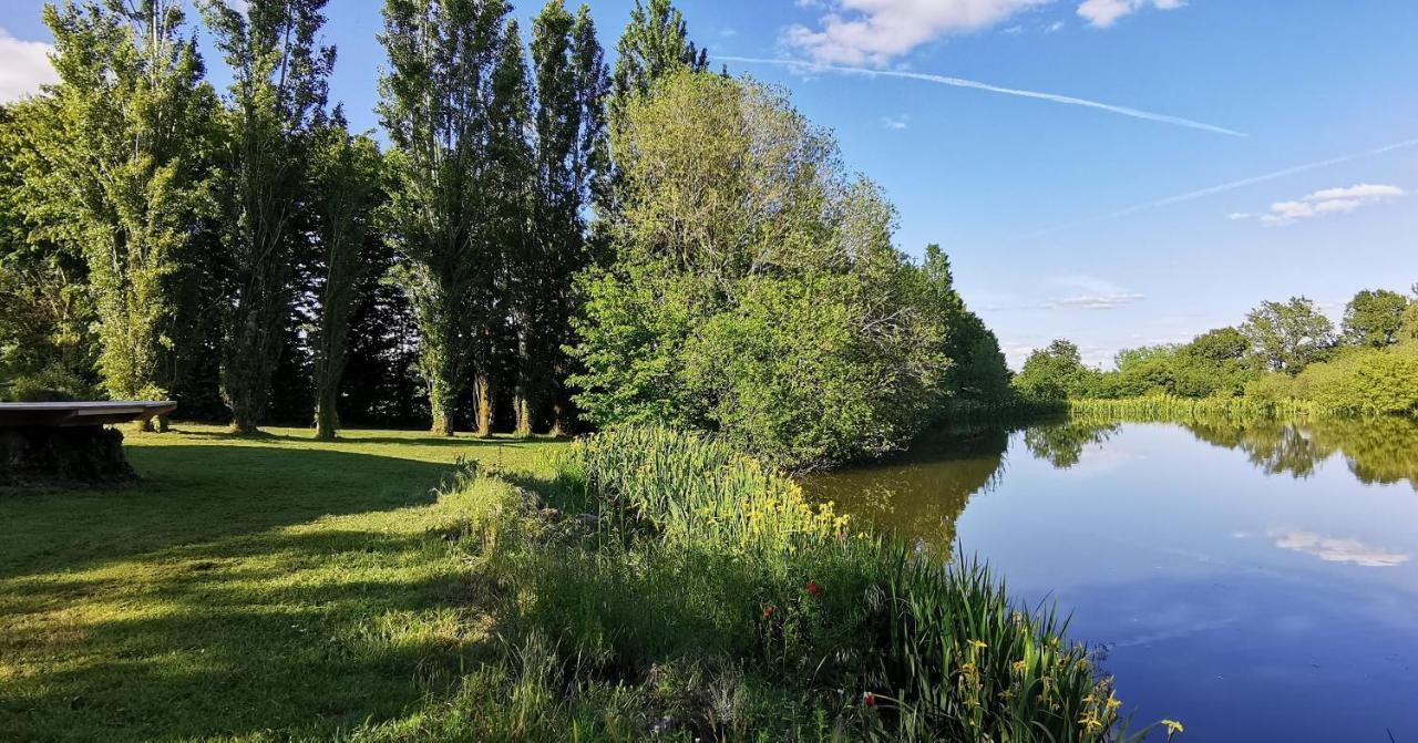 Camping De La Chagnee Saint-Aubin-le-Cloud Exteriör bild