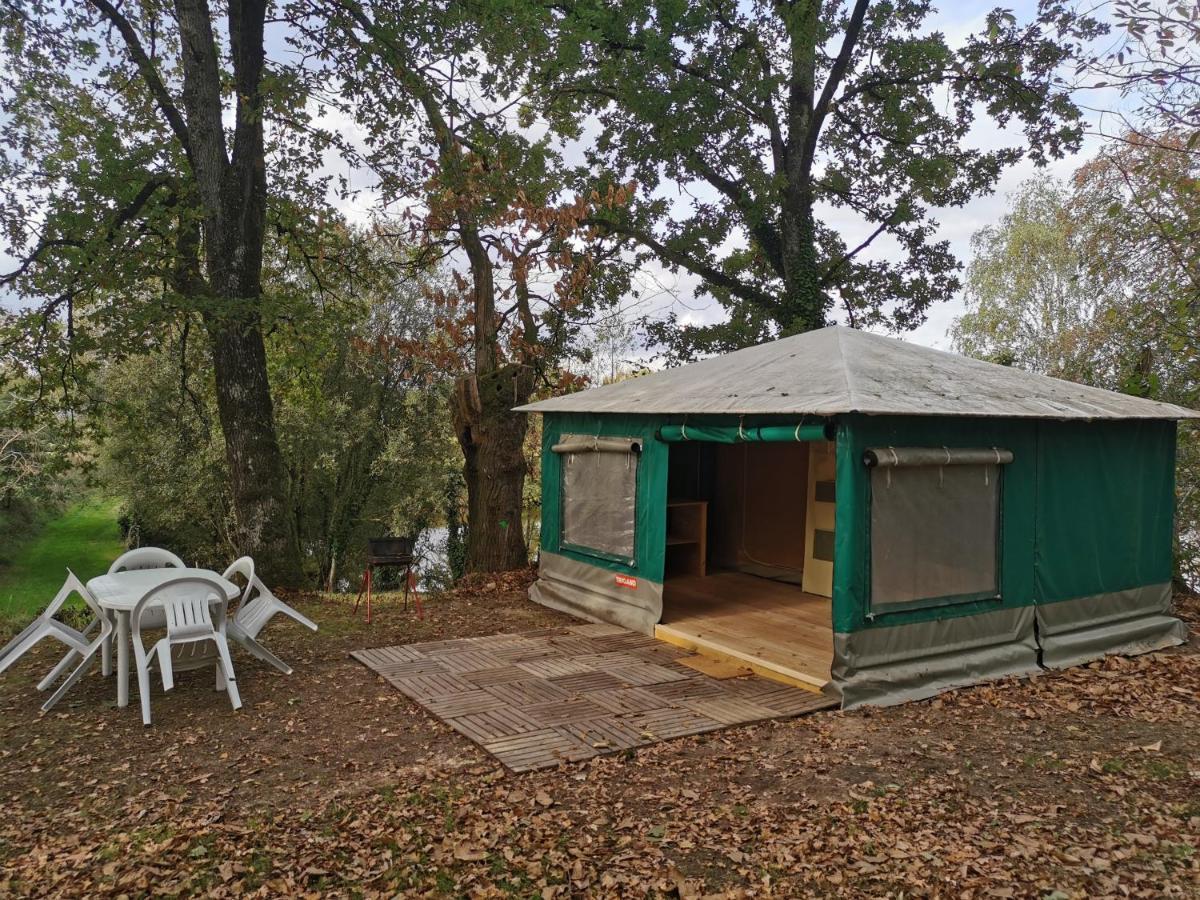 Camping De La Chagnee Saint-Aubin-le-Cloud Exteriör bild
