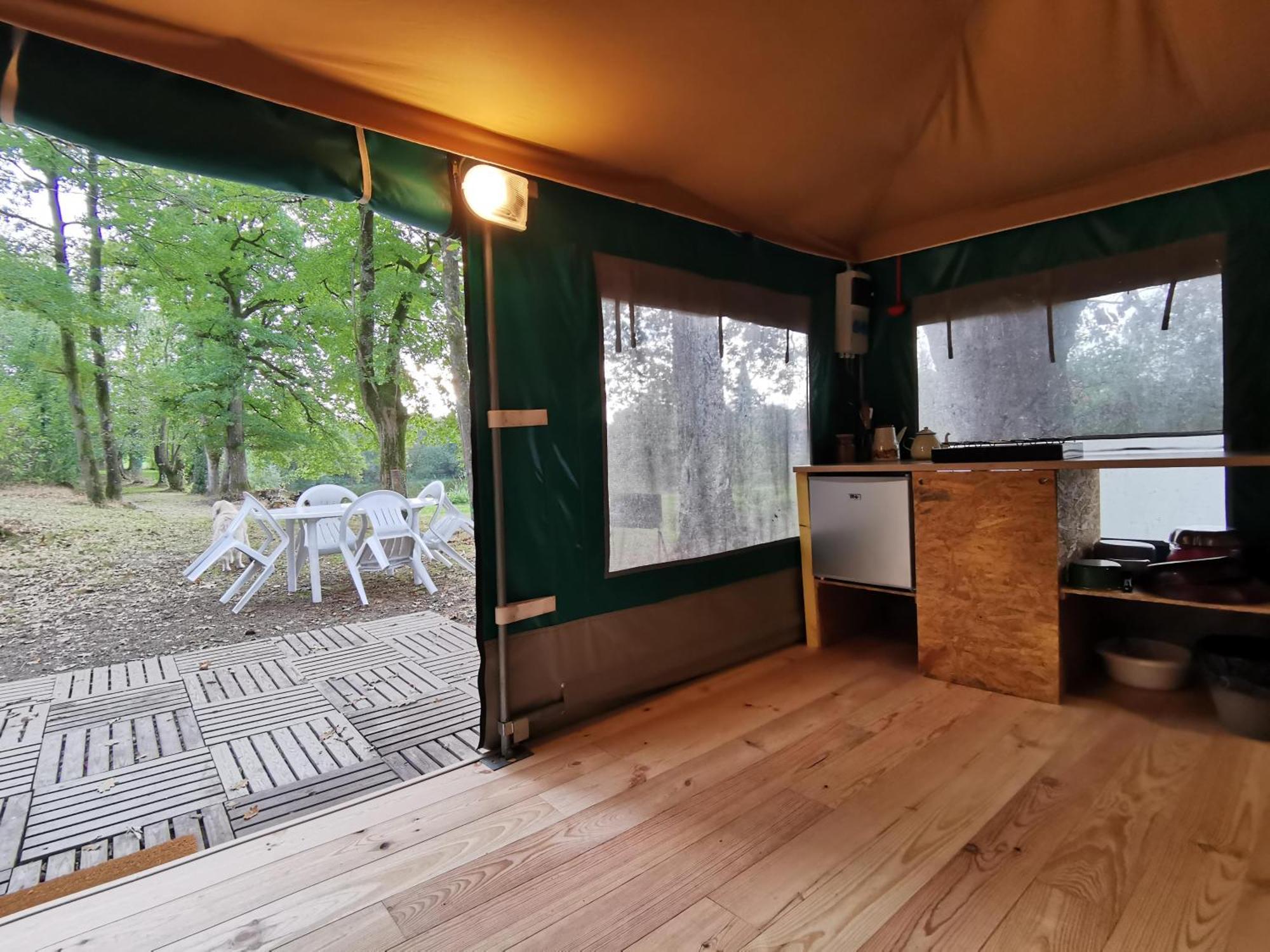 Camping De La Chagnee Saint-Aubin-le-Cloud Rum bild